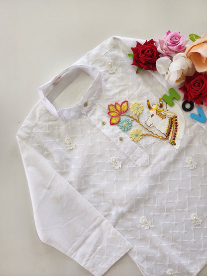 Hovea Cotton Chickenkari Appliqued Ethnic Kurta Set For Boys