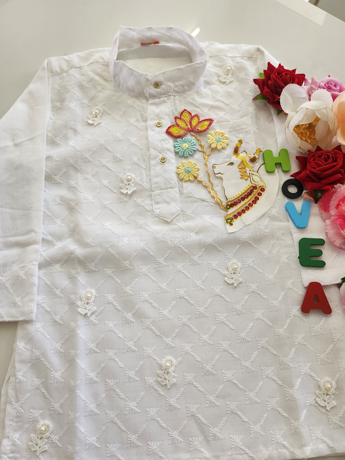 Hovea Cotton Chickenkari Appliqued Ethnic Kurta Set For Boys
