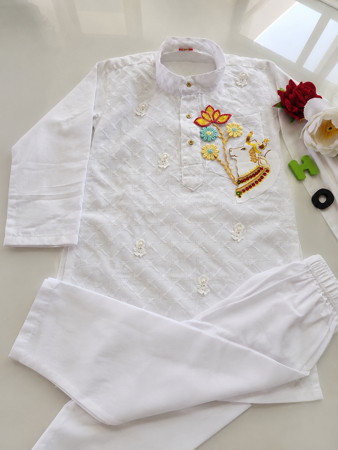 Hovea Cotton Chickenkari Appliqued Ethnic Kurta Set For Boys